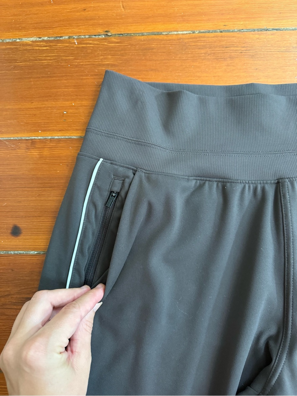 Athleta Venice High Rise Track Stripe Joggers Chocolate Brown Athleisure Sz L ๐๐ - Picture 3 of 9